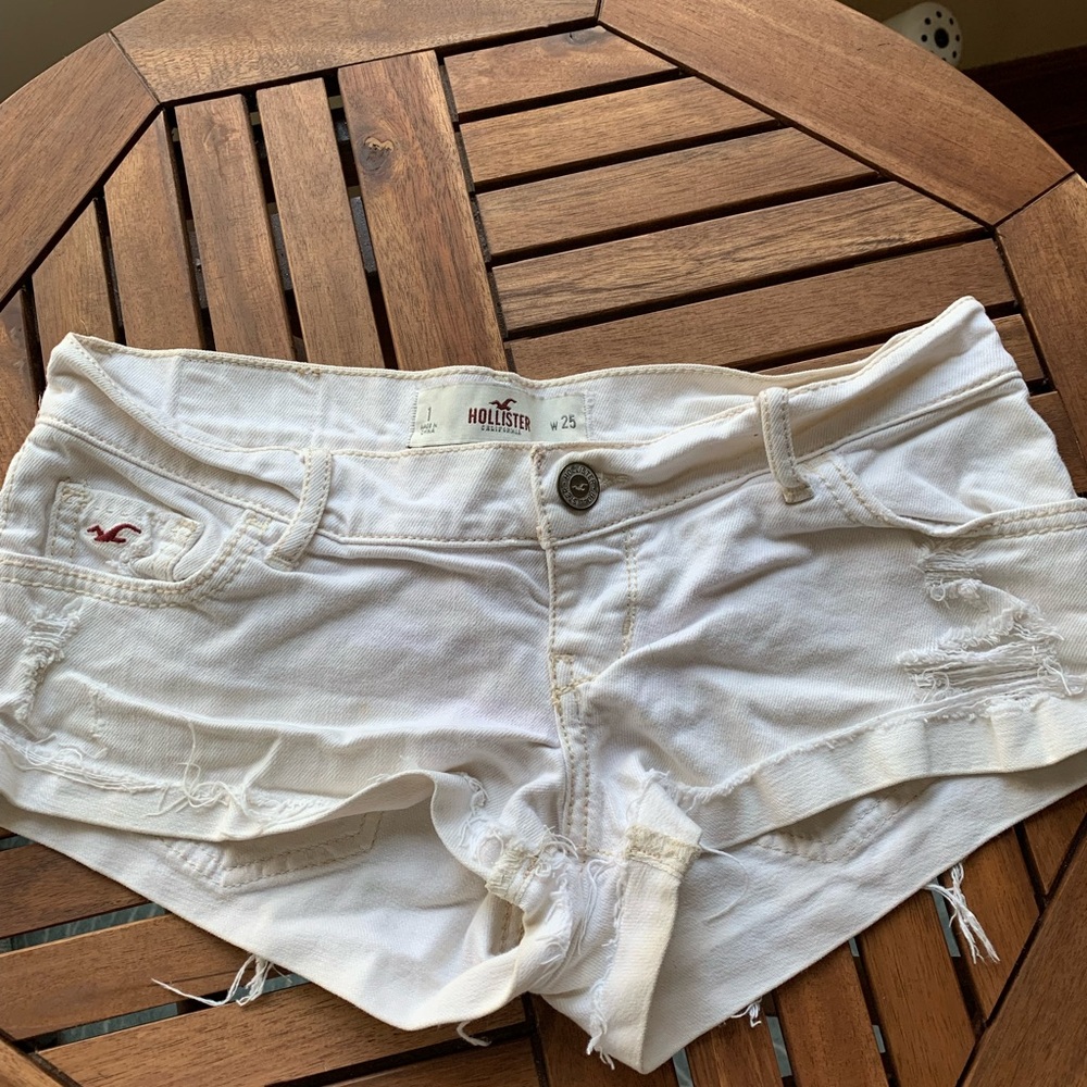 Hollister Women's Cream Jean Shorts